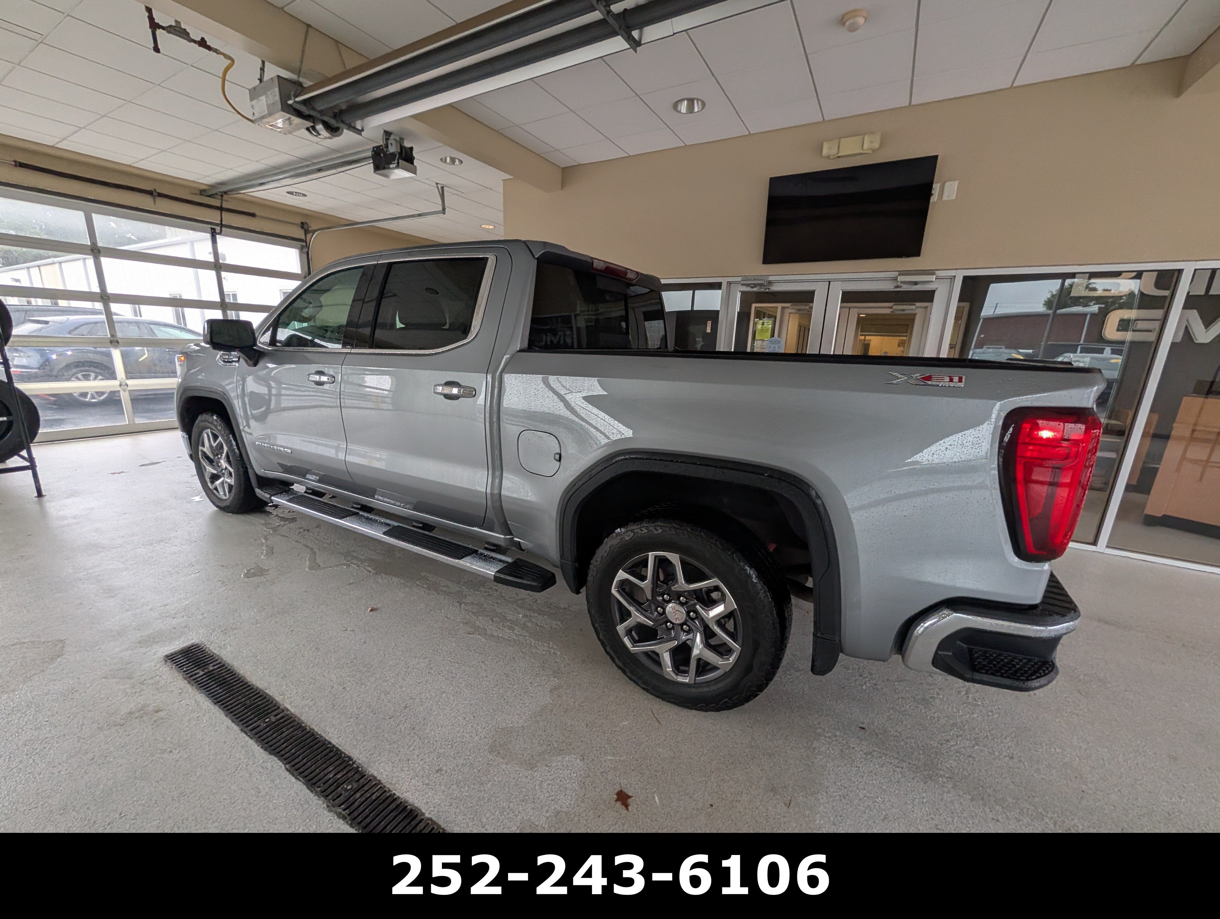 2025 GMC Sierra 1500 SLT