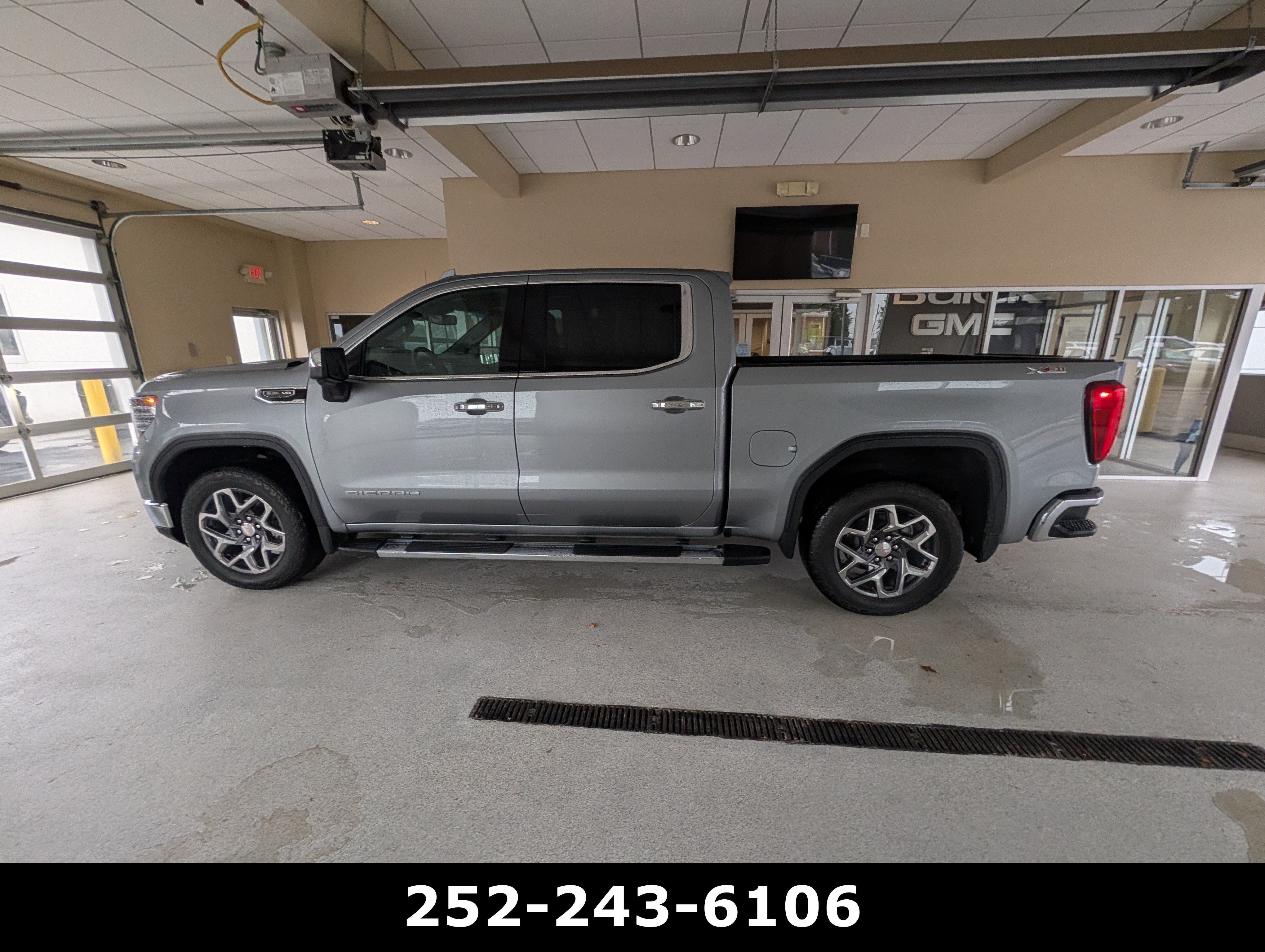 2025 GMC Sierra 1500 SLT
