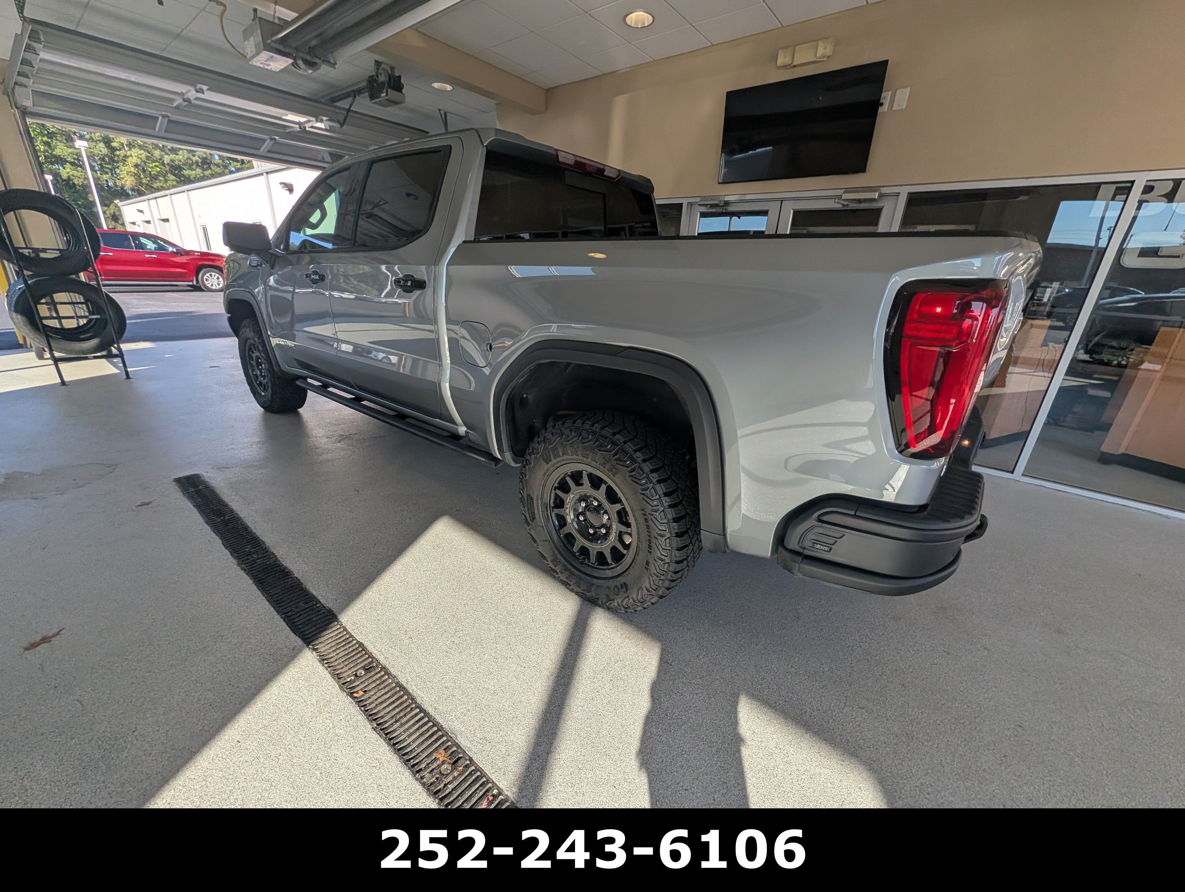 2025 GMC Sierra 1500 AT4X