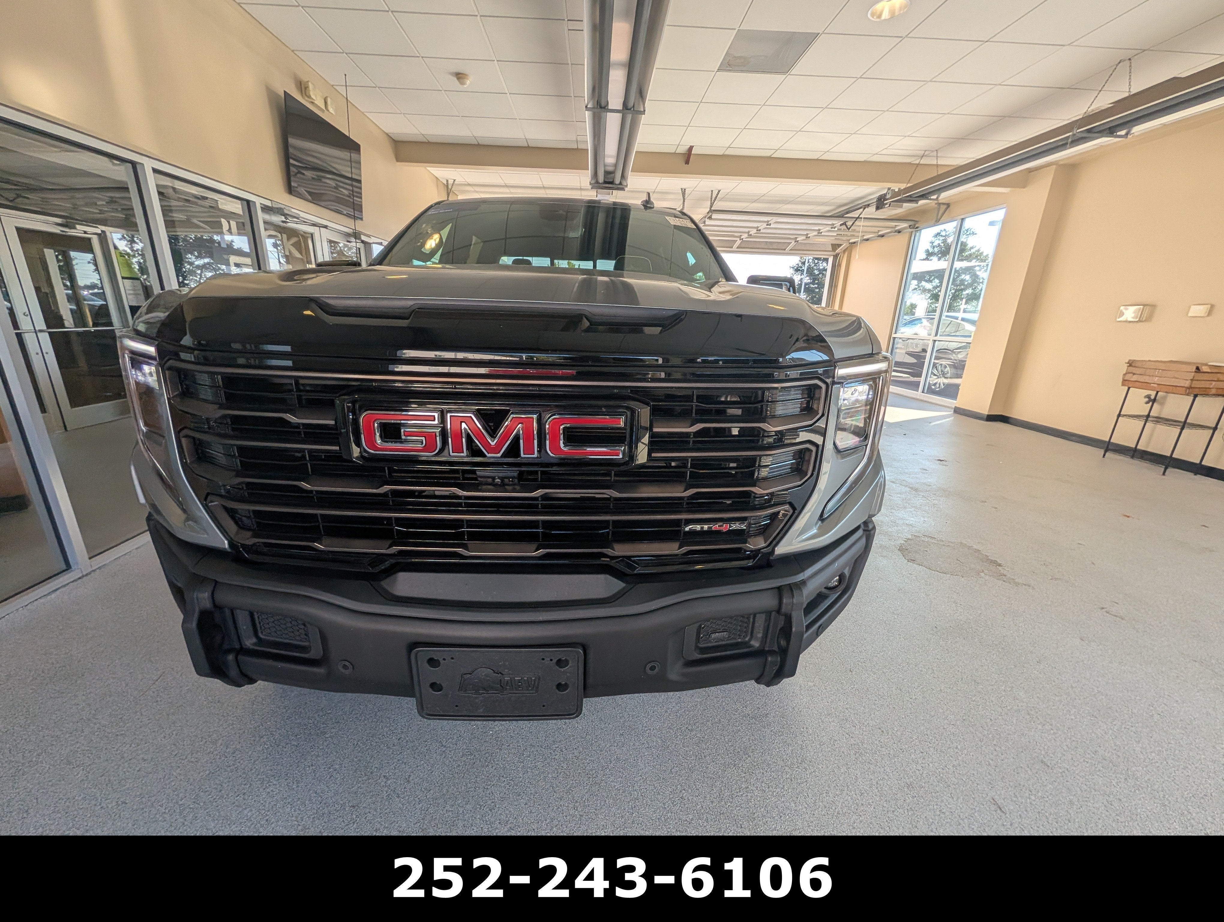 2025 GMC Sierra 1500 AT4X