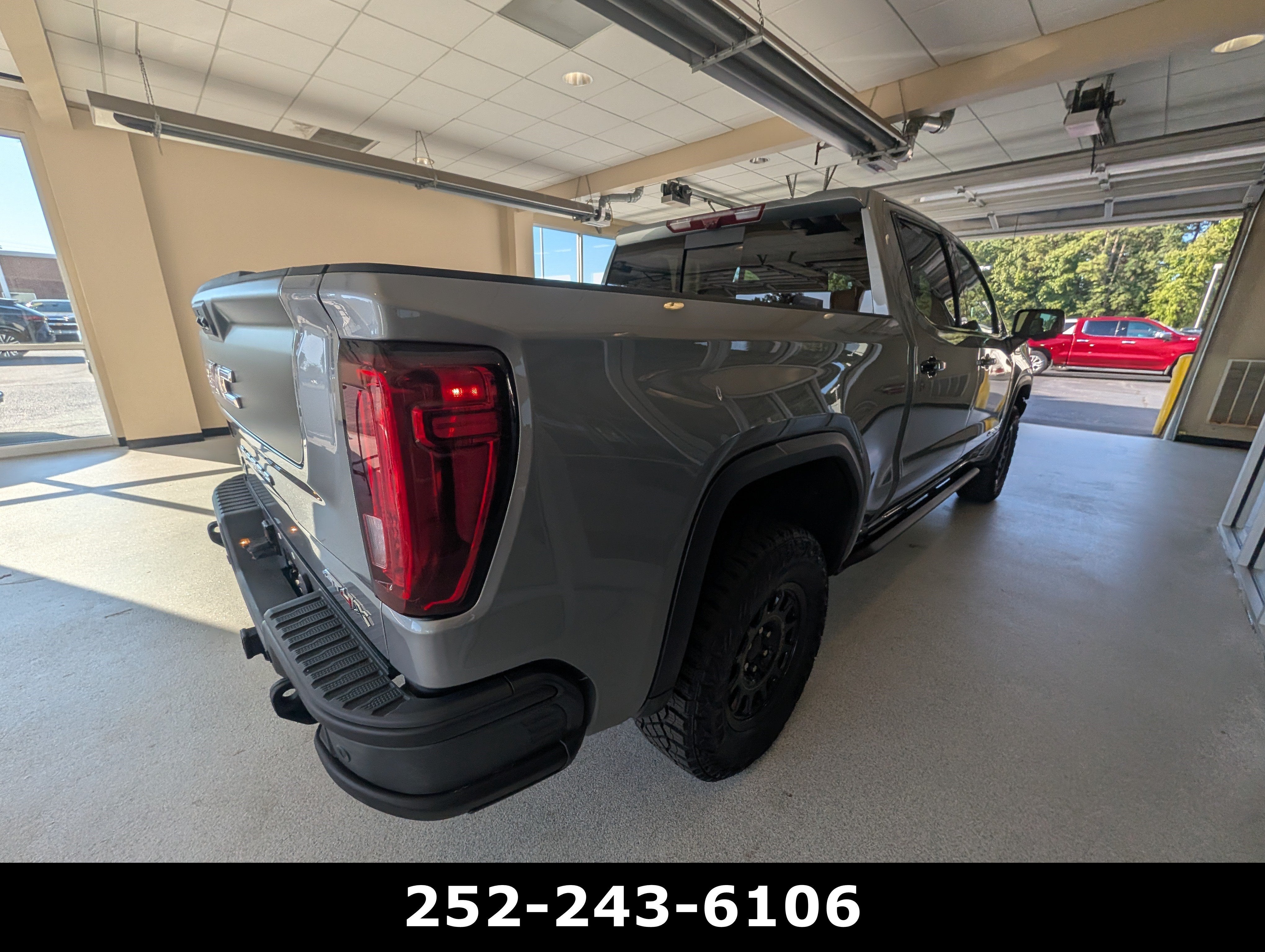 2025 GMC Sierra 1500 AT4X