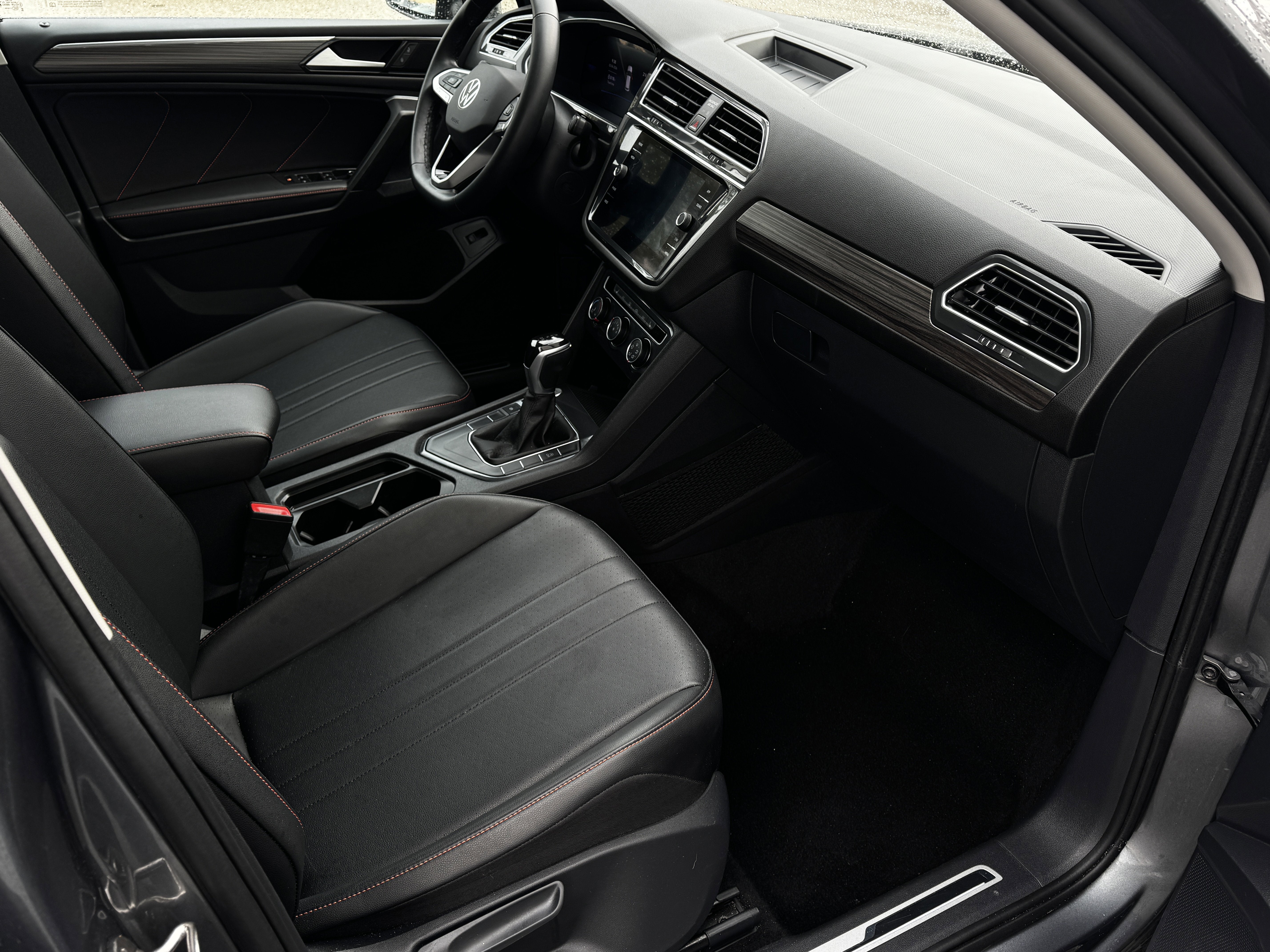 2024 Volkswagen Tiguan 2.0T Wolfsburg Edition