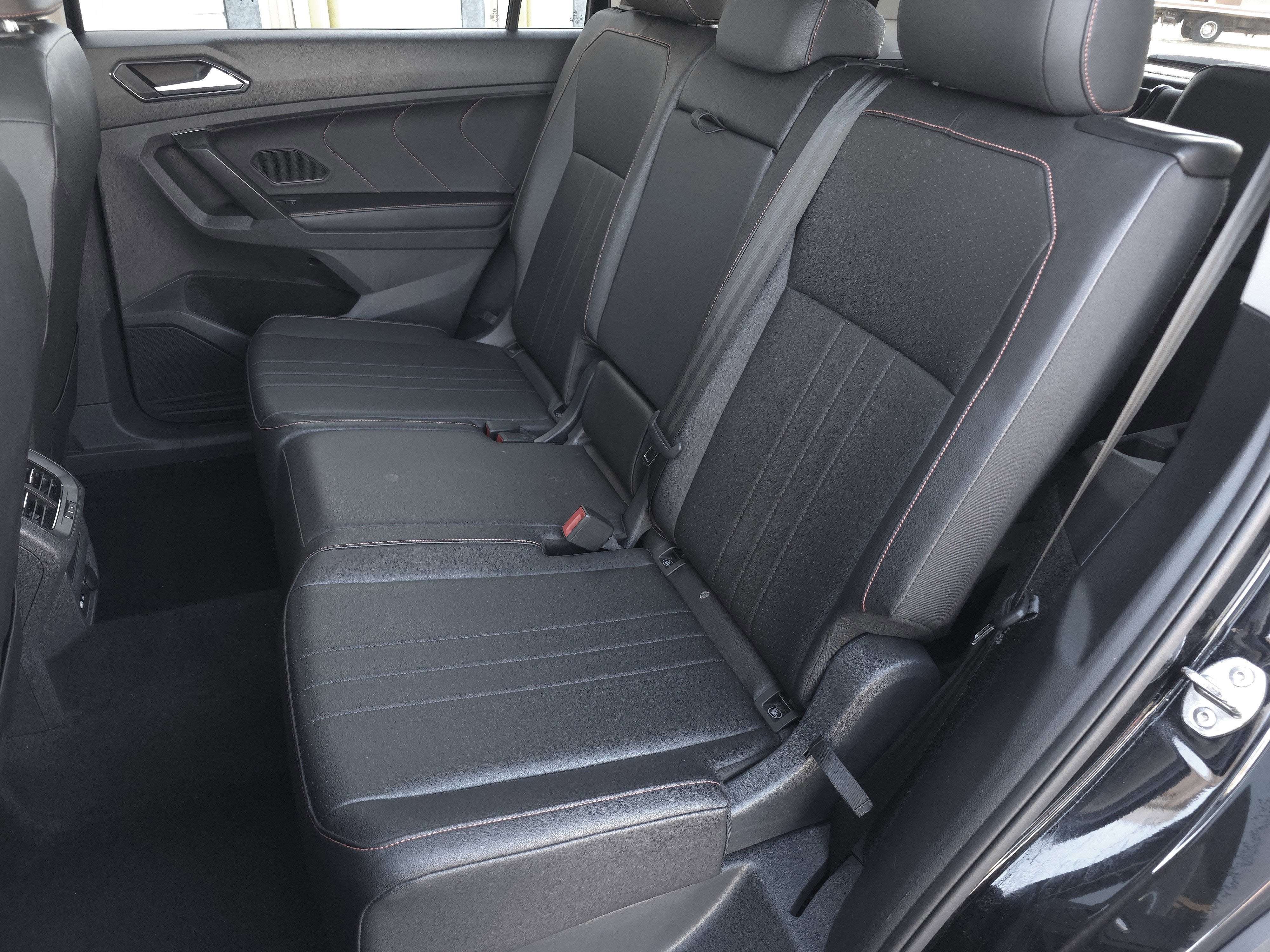 2024 Volkswagen Tiguan 2.0T Wolfsburg Edition