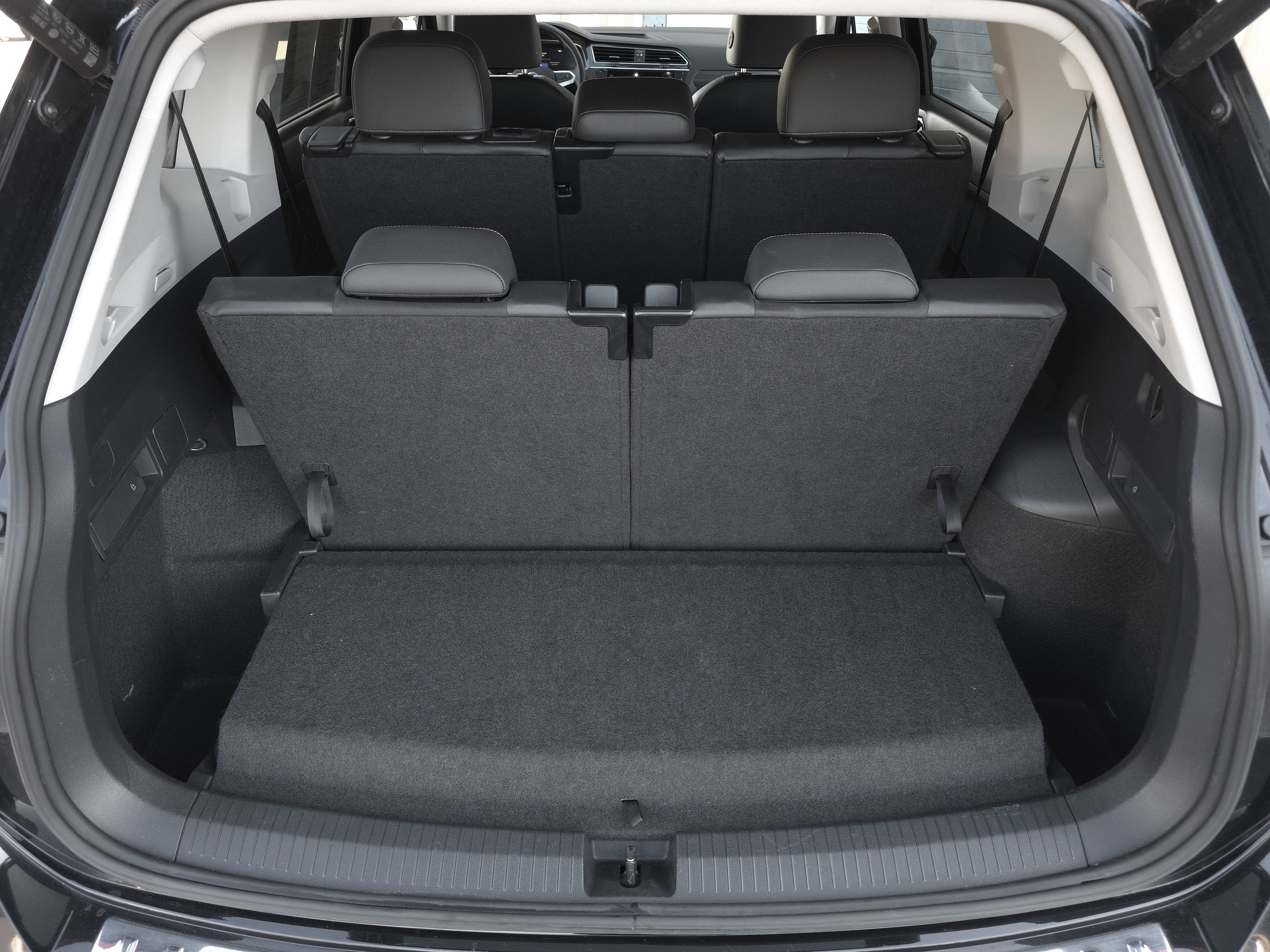 2024 Volkswagen Tiguan 2.0T Wolfsburg Edition