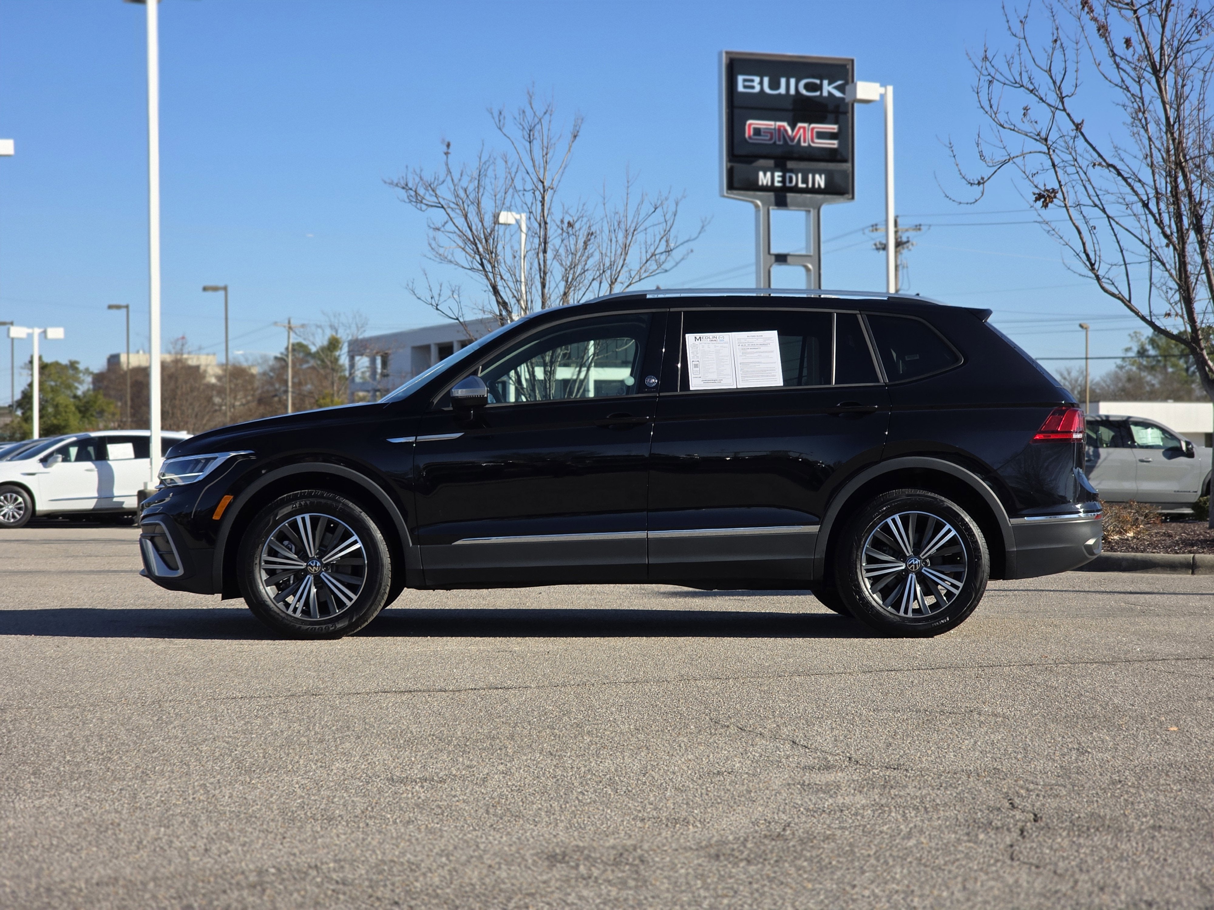 2024 Volkswagen Tiguan 2.0T Wolfsburg Edition