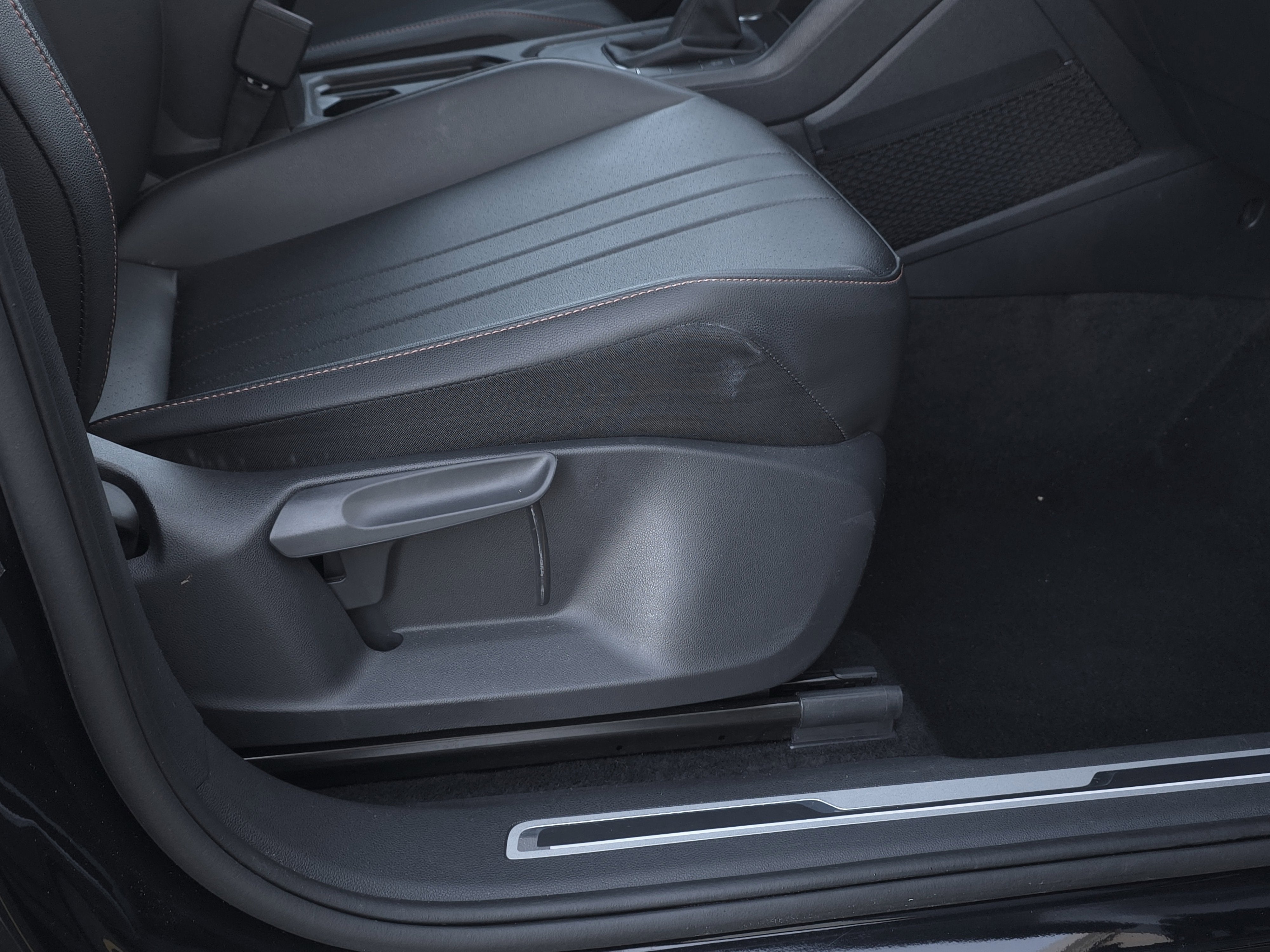 2024 Volkswagen Tiguan 2.0T Wolfsburg Edition