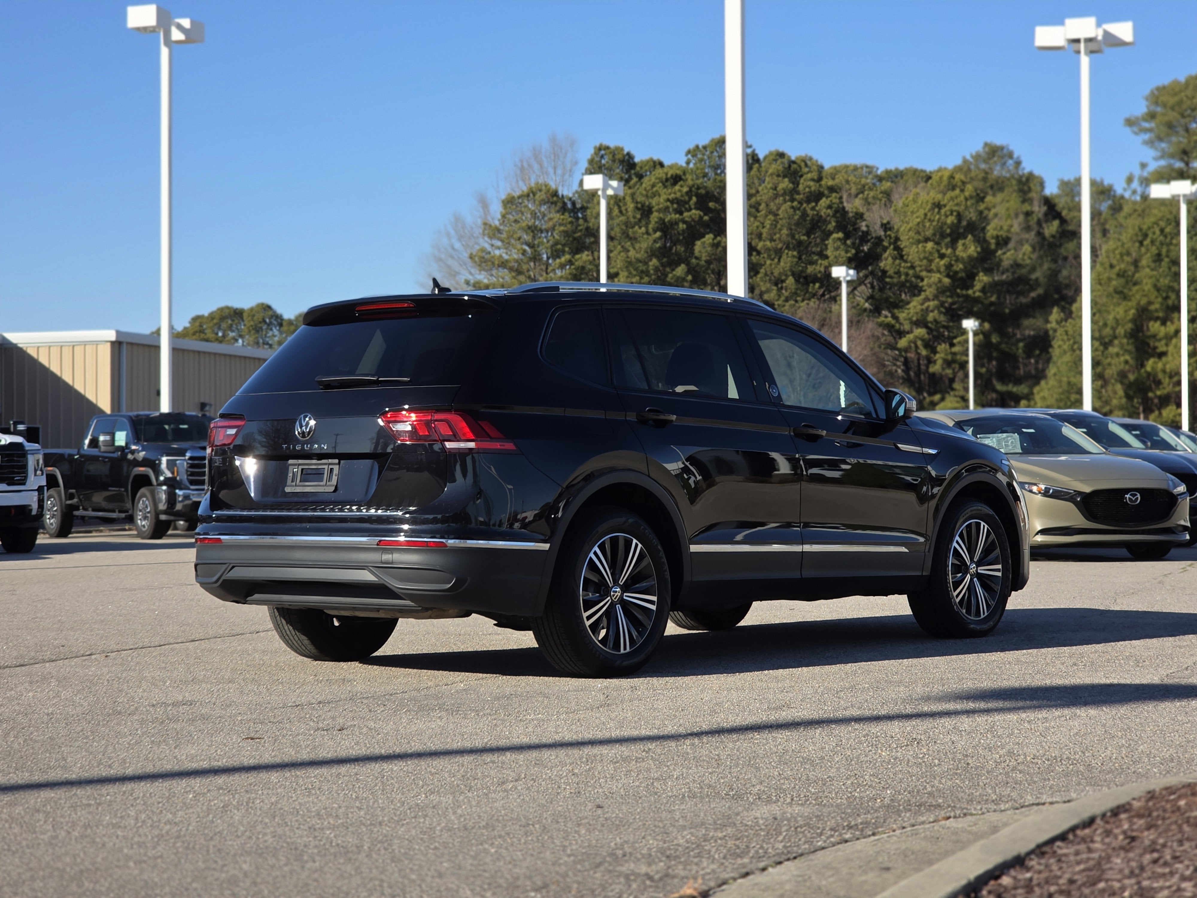 2024 Volkswagen Tiguan 2.0T Wolfsburg Edition