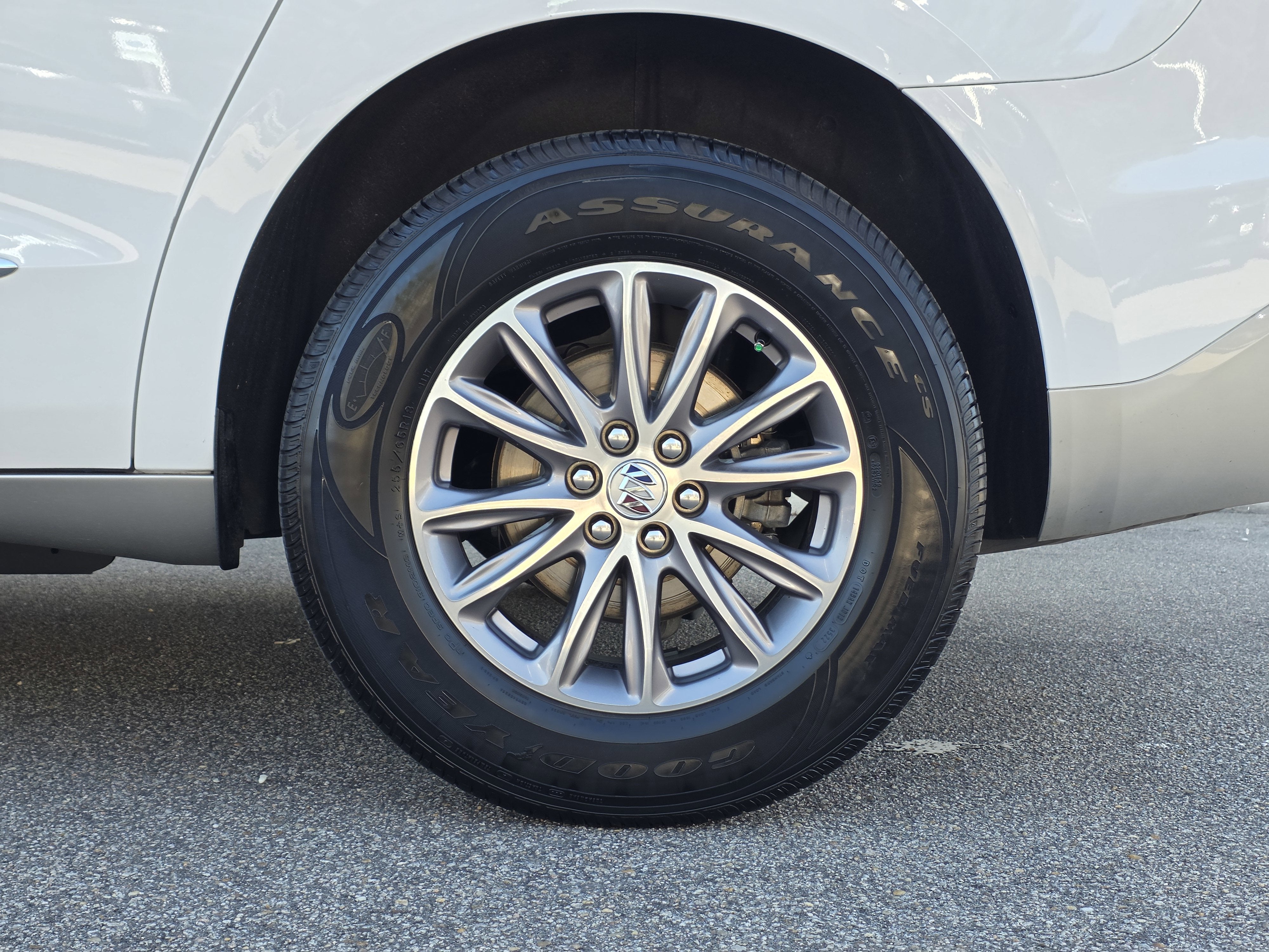 2023 Buick Enclave Essence