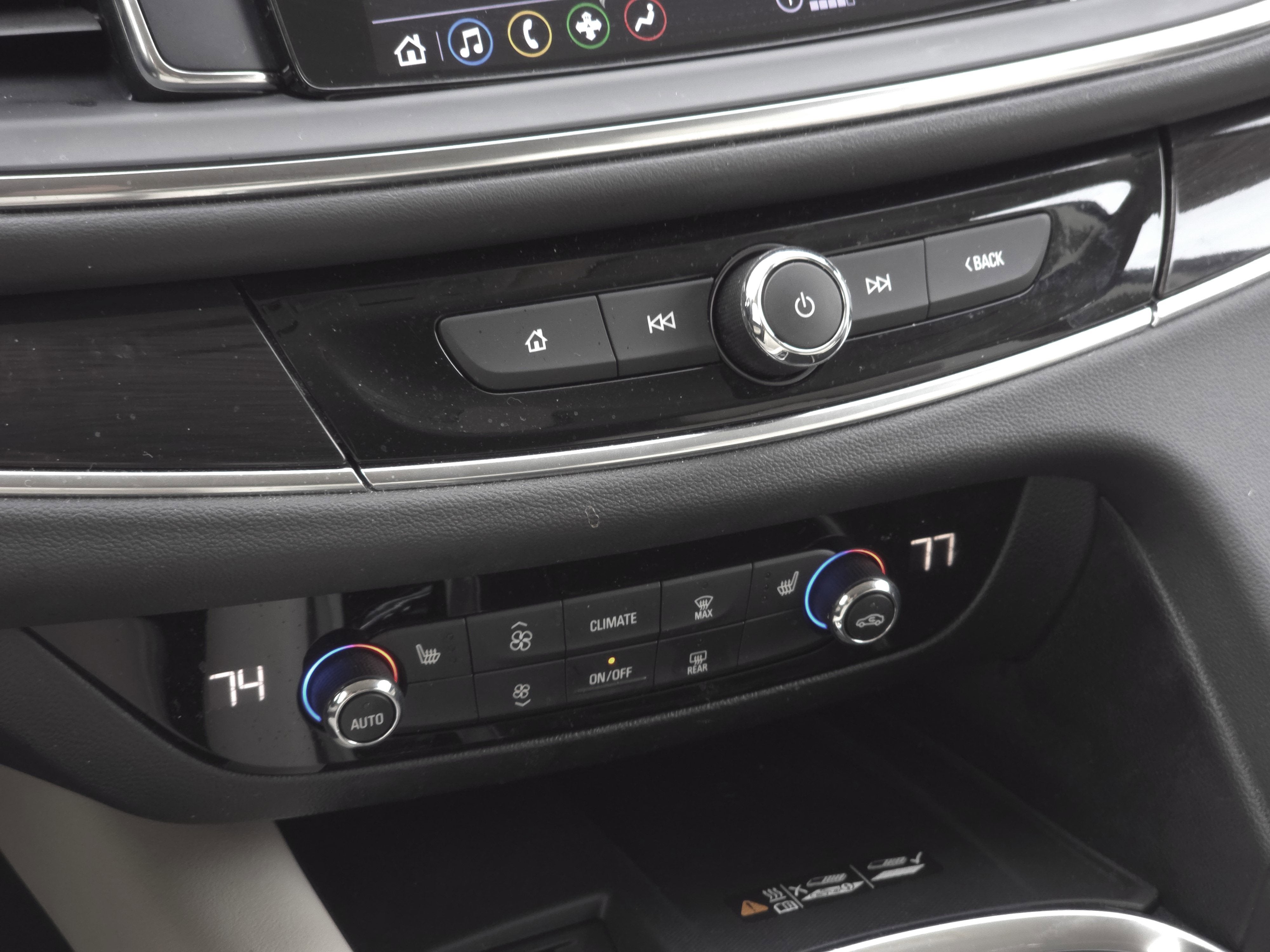 2023 Buick Enclave Essence