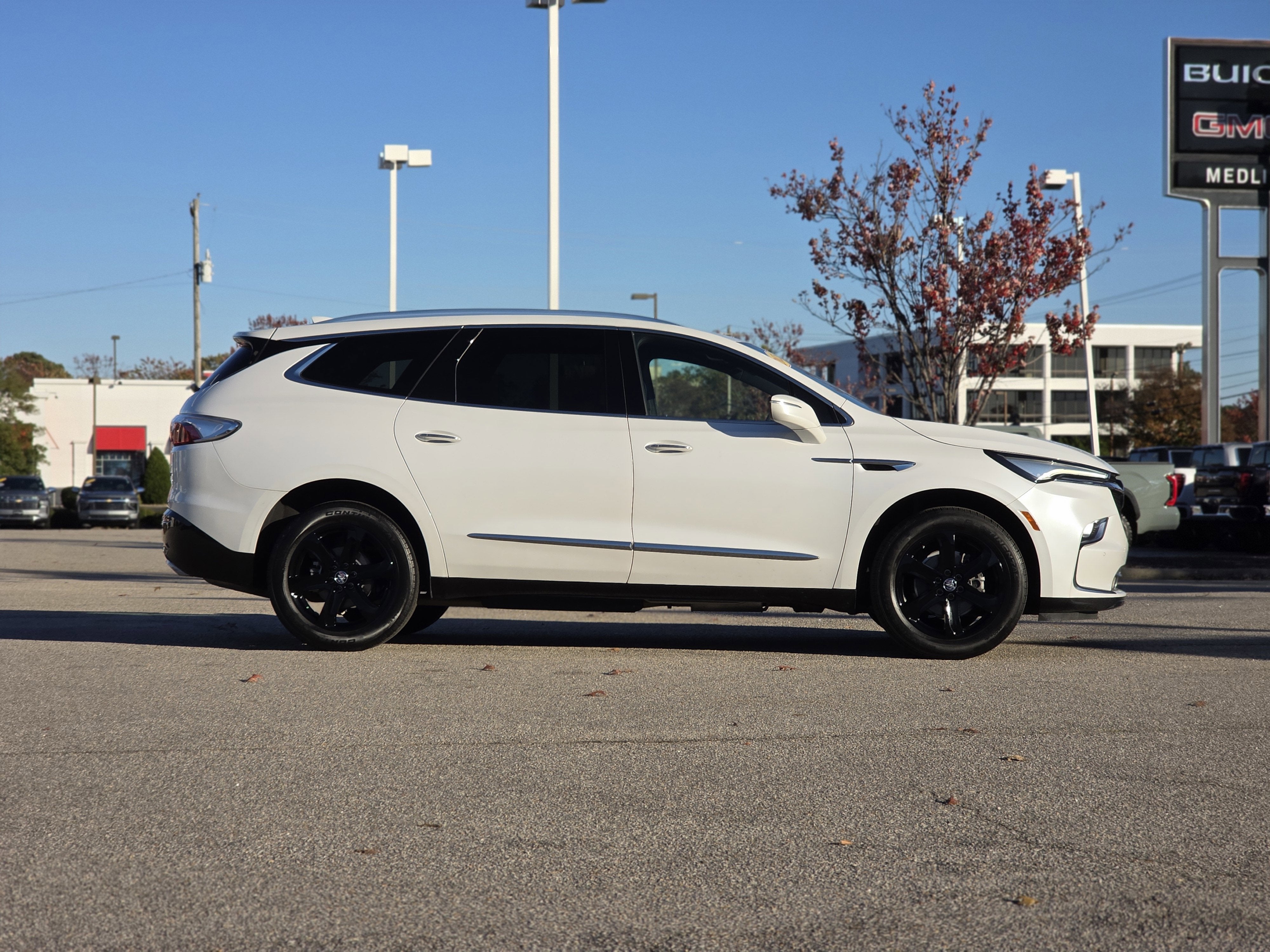 2023 Buick Enclave Essence
