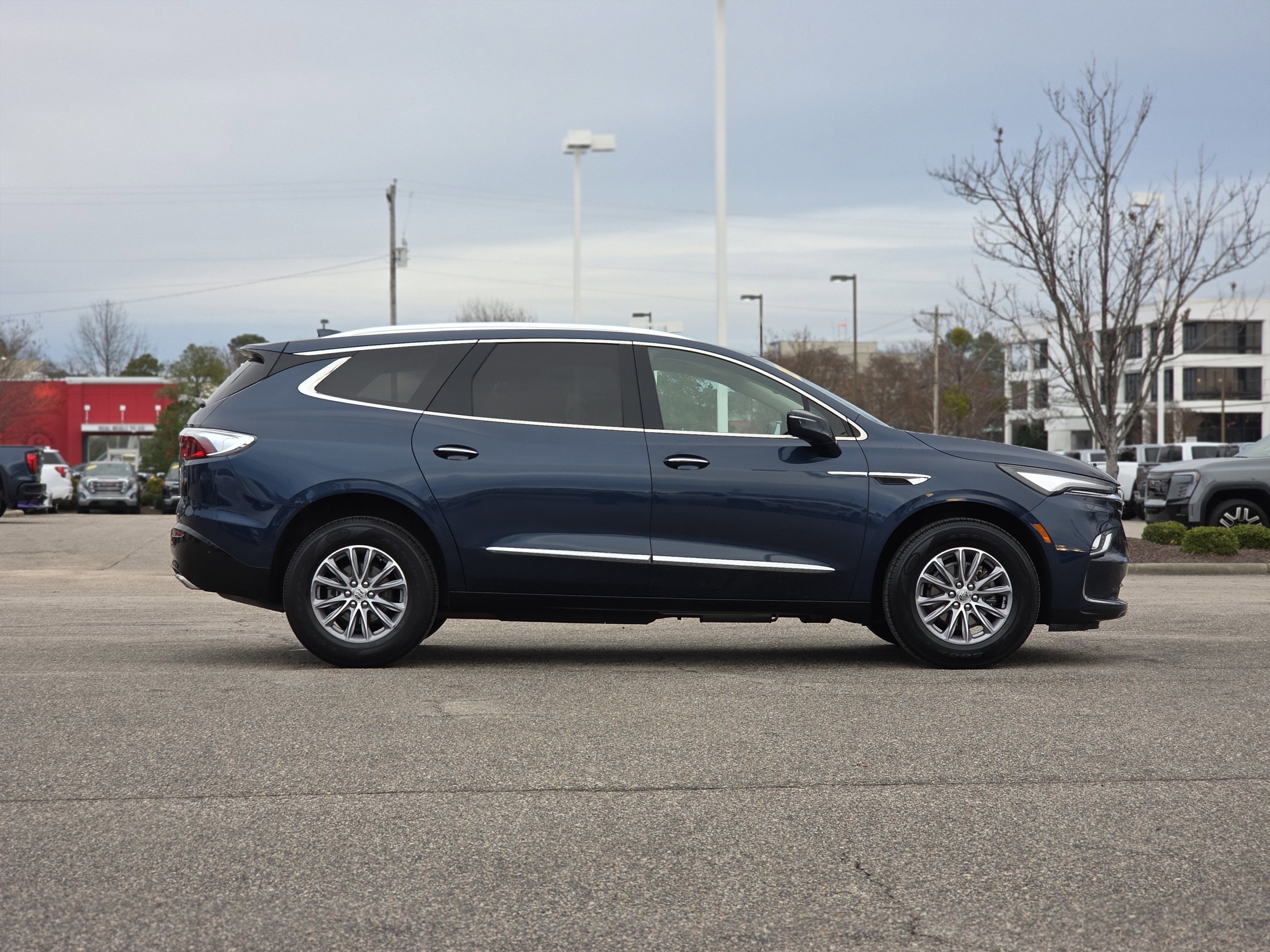 2023 Buick Enclave Essence