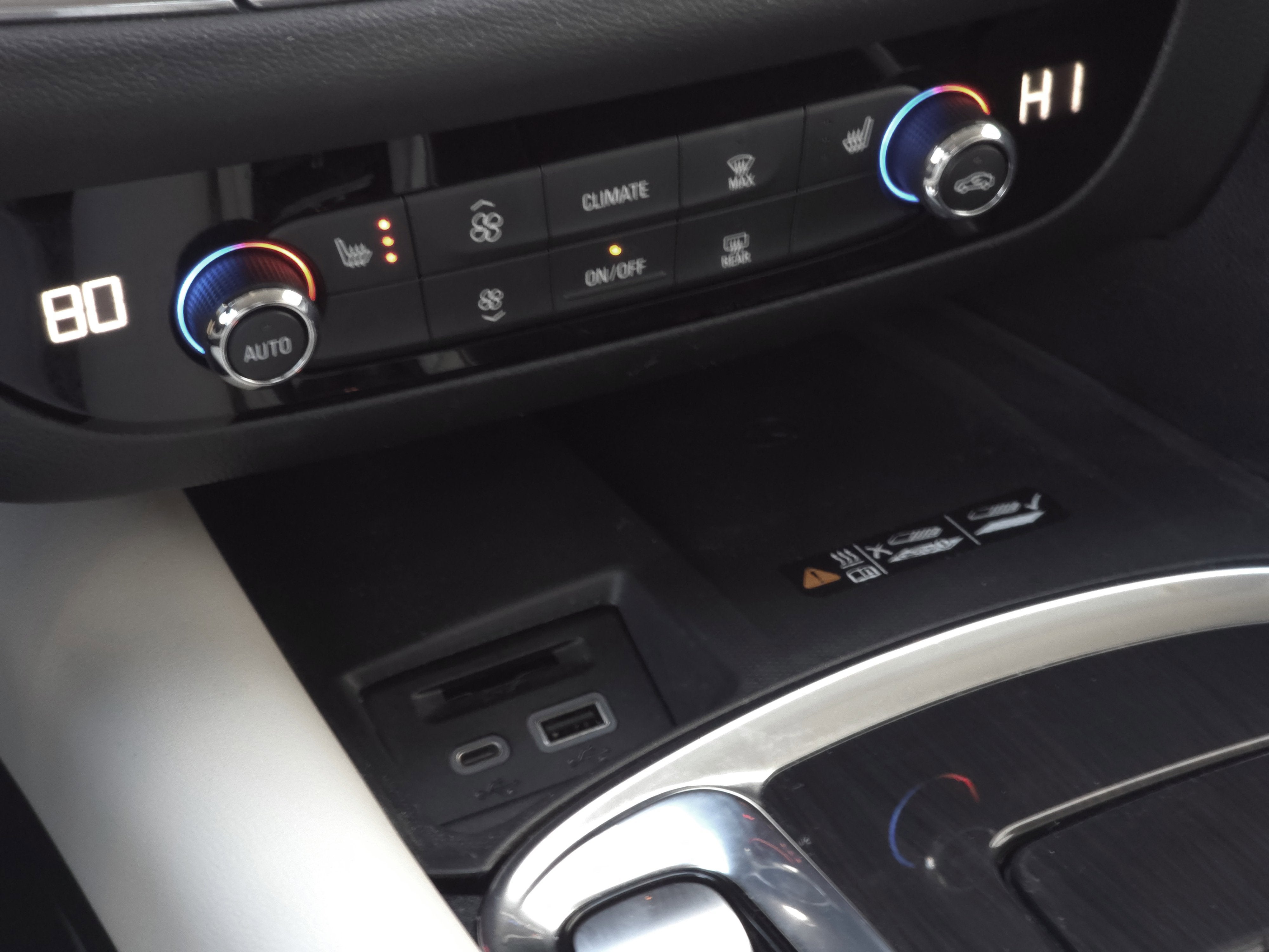 2023 Buick Enclave Essence