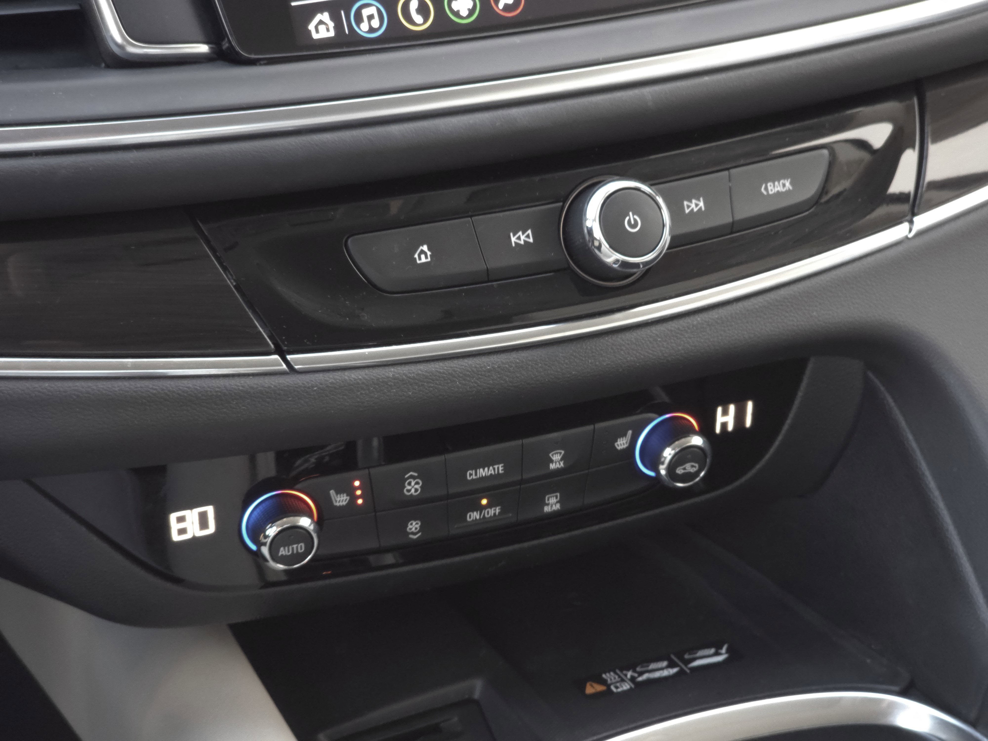 2023 Buick Enclave Essence