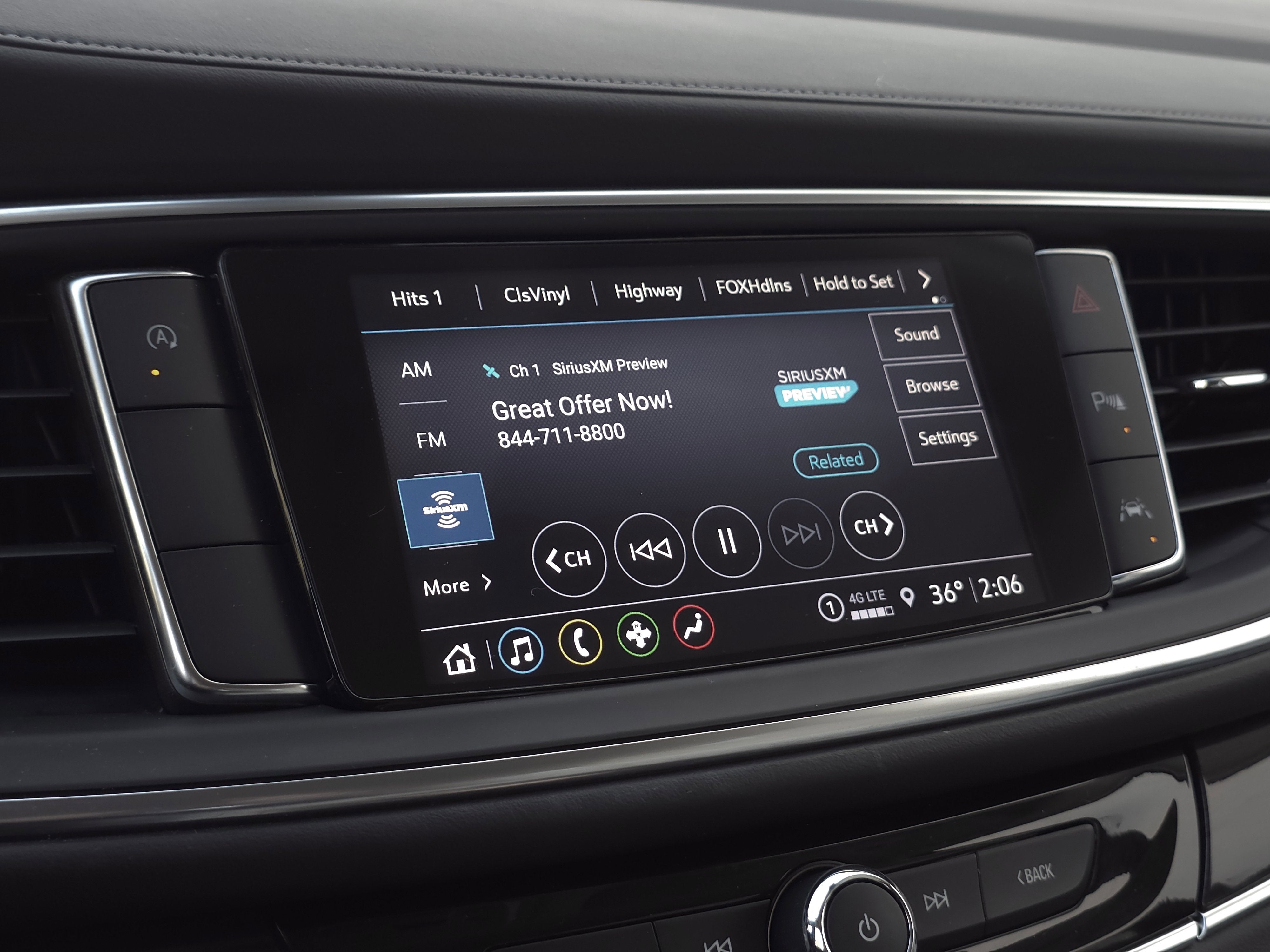 2023 Buick Enclave Essence