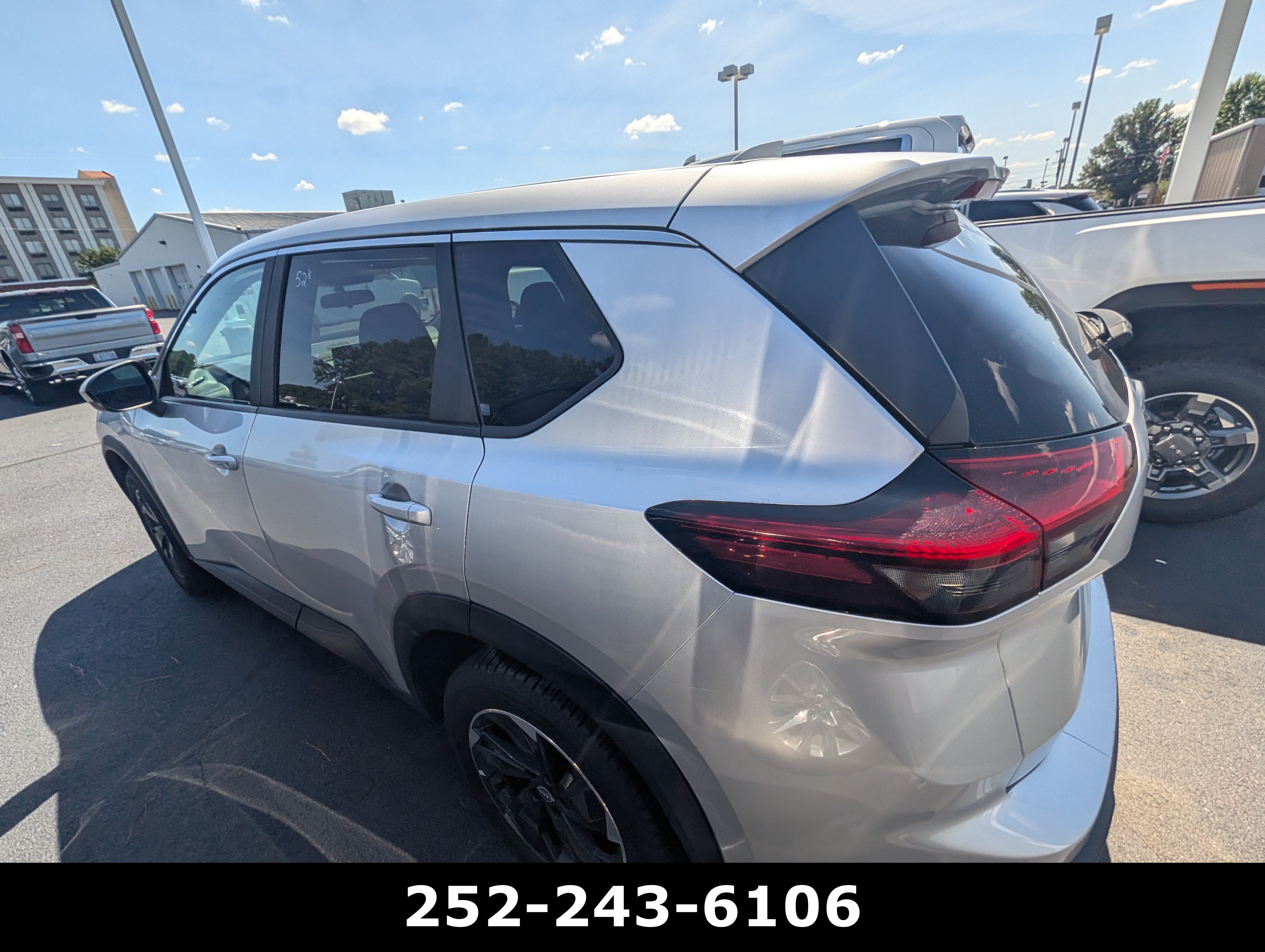 2024 Nissan Rogue SV