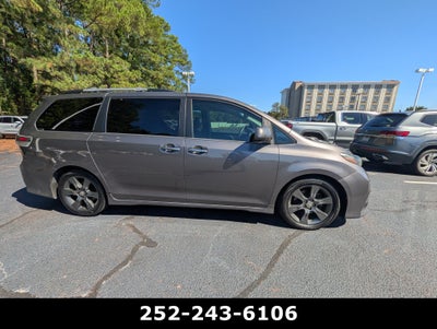 2016 Toyota Sienna SE