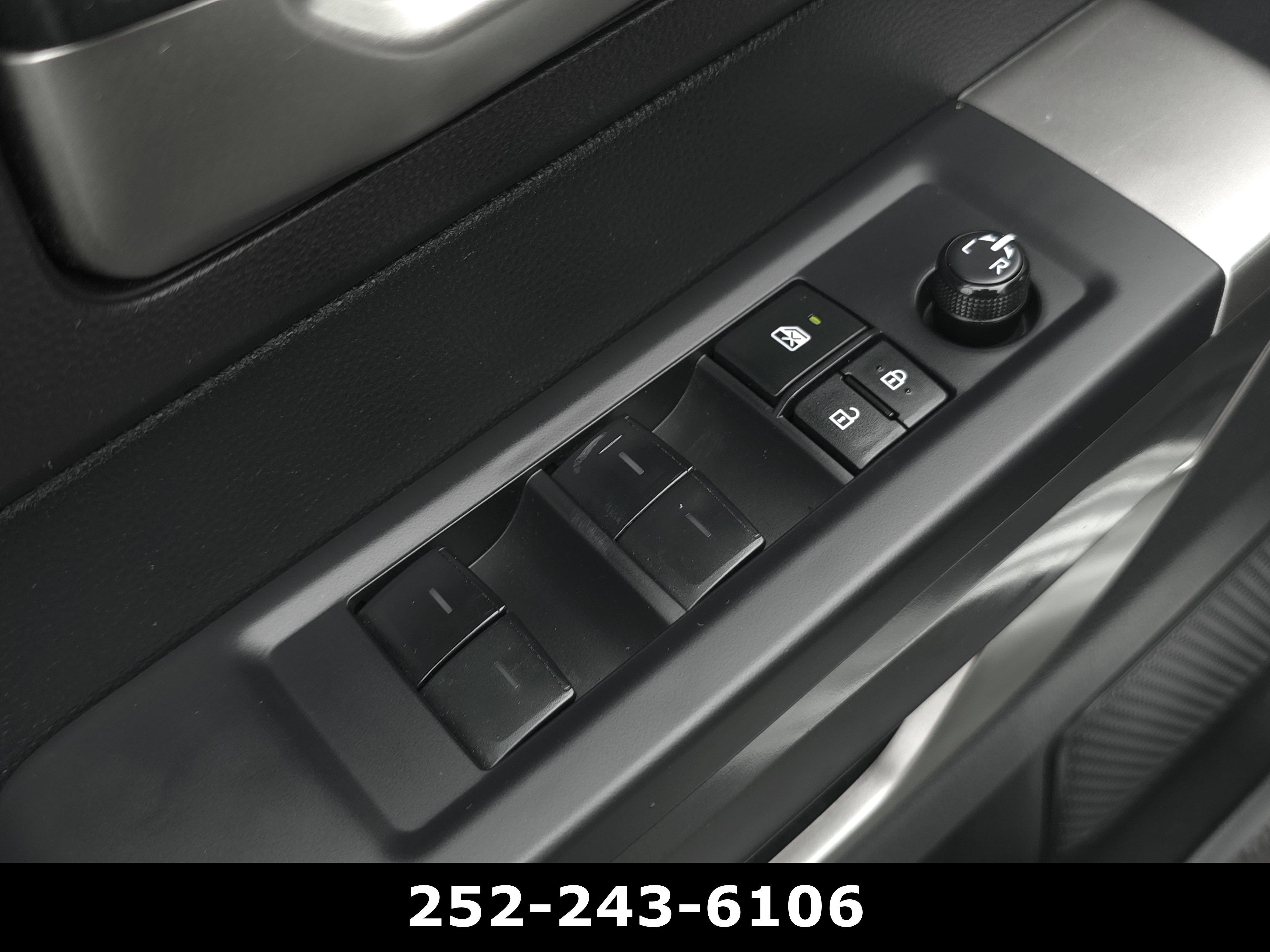 2022 Toyota Tundra 4WD SR5