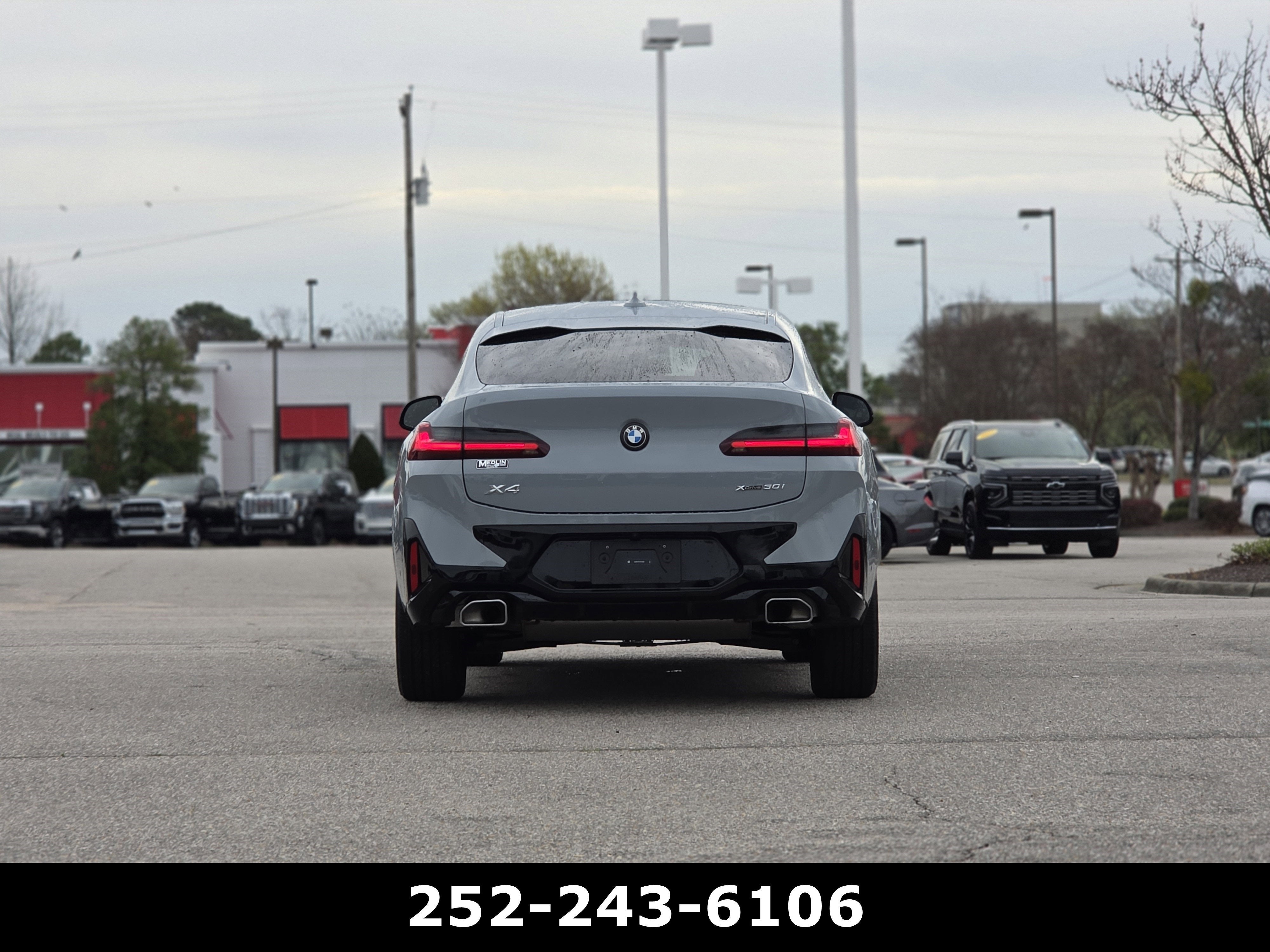 2025 BMW X4 xDrive30i