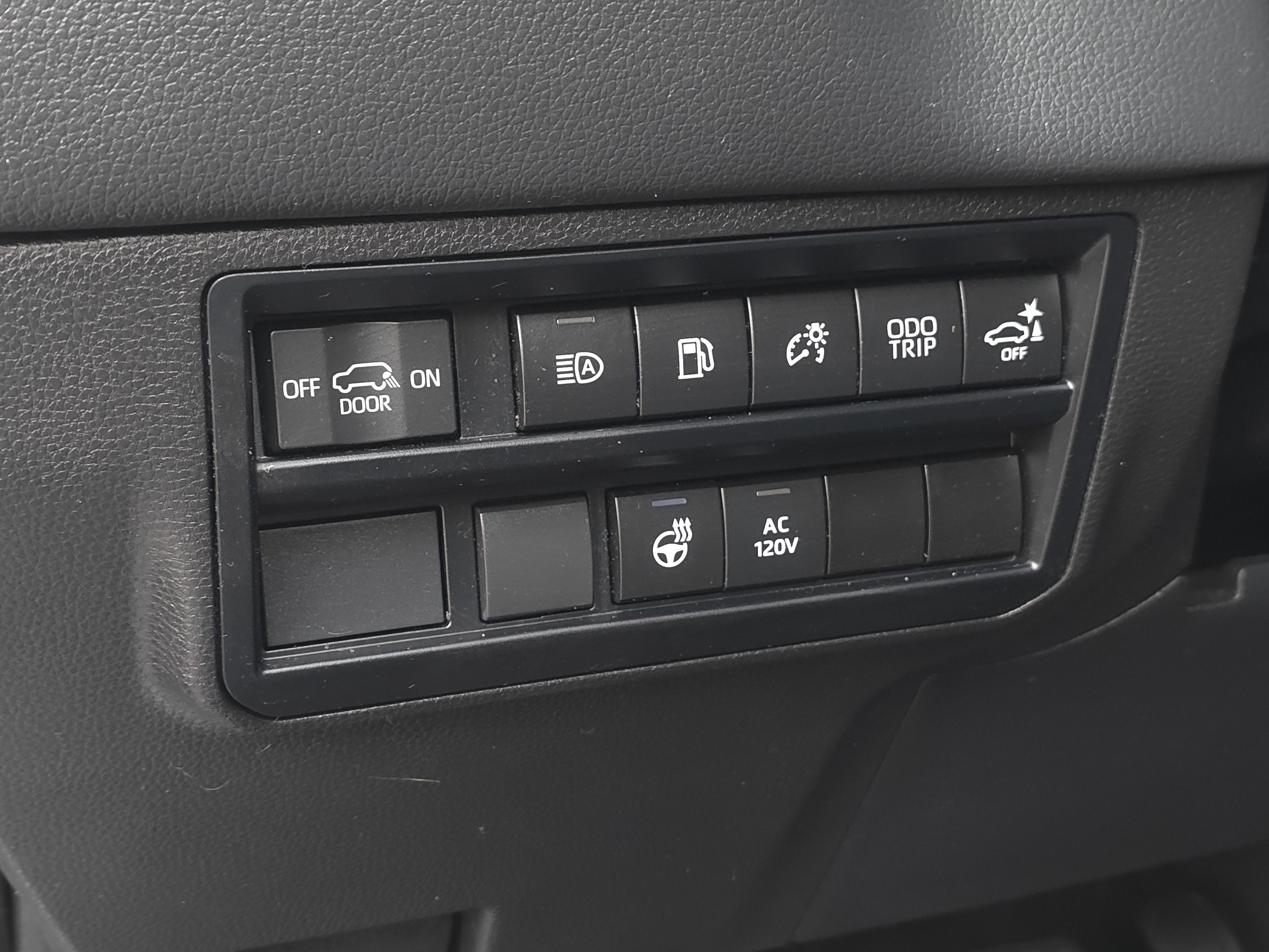 2024 Toyota Sequoia SR5