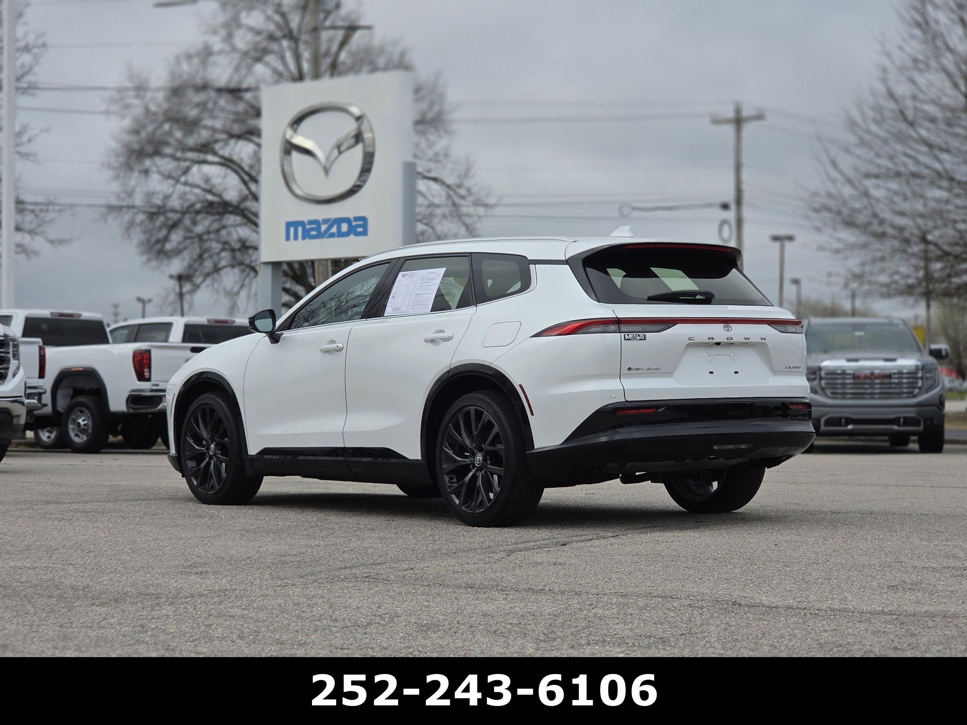 2025 Toyota Crown Signia XLE