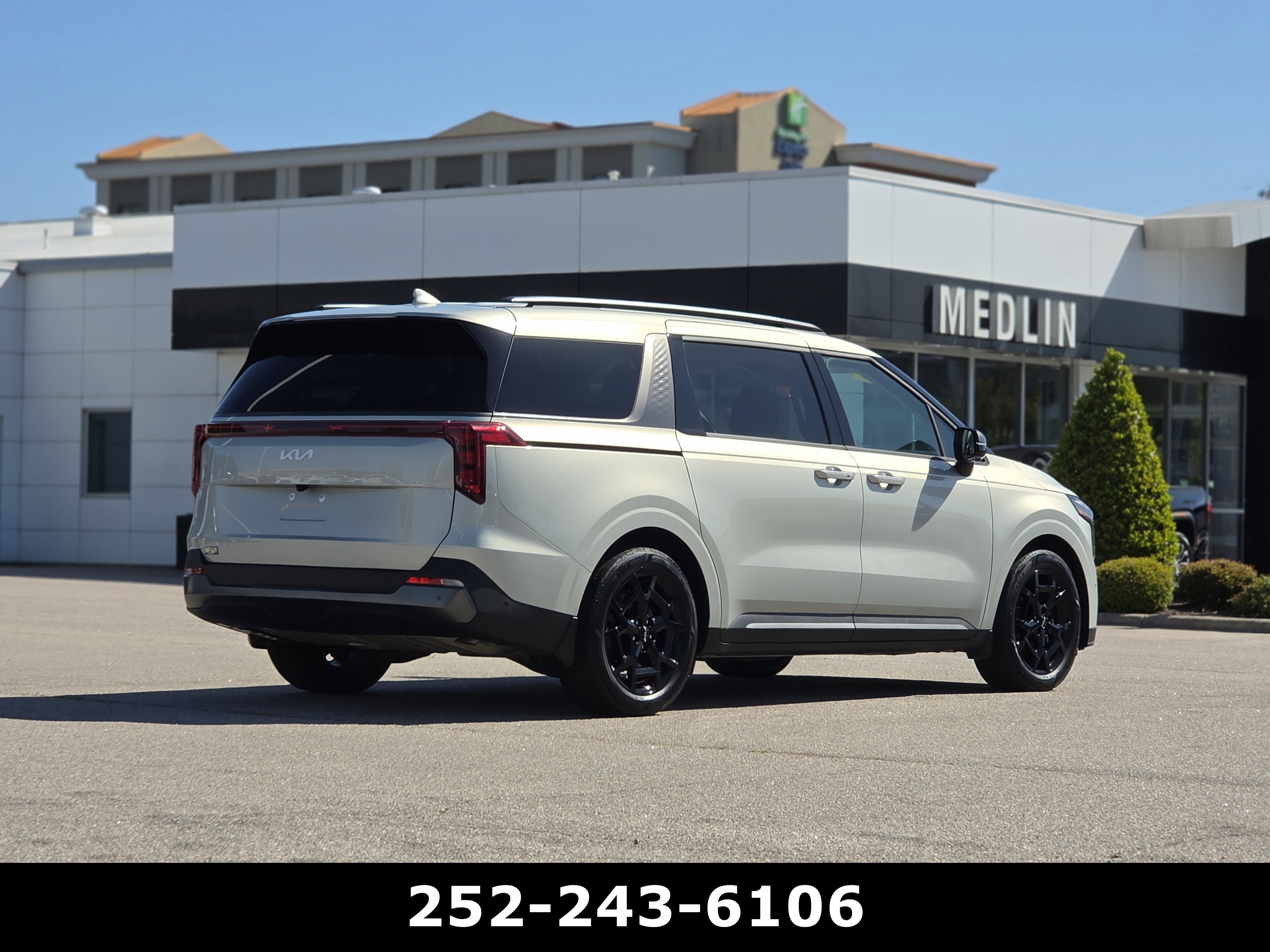 2025 Kia Carnival SX