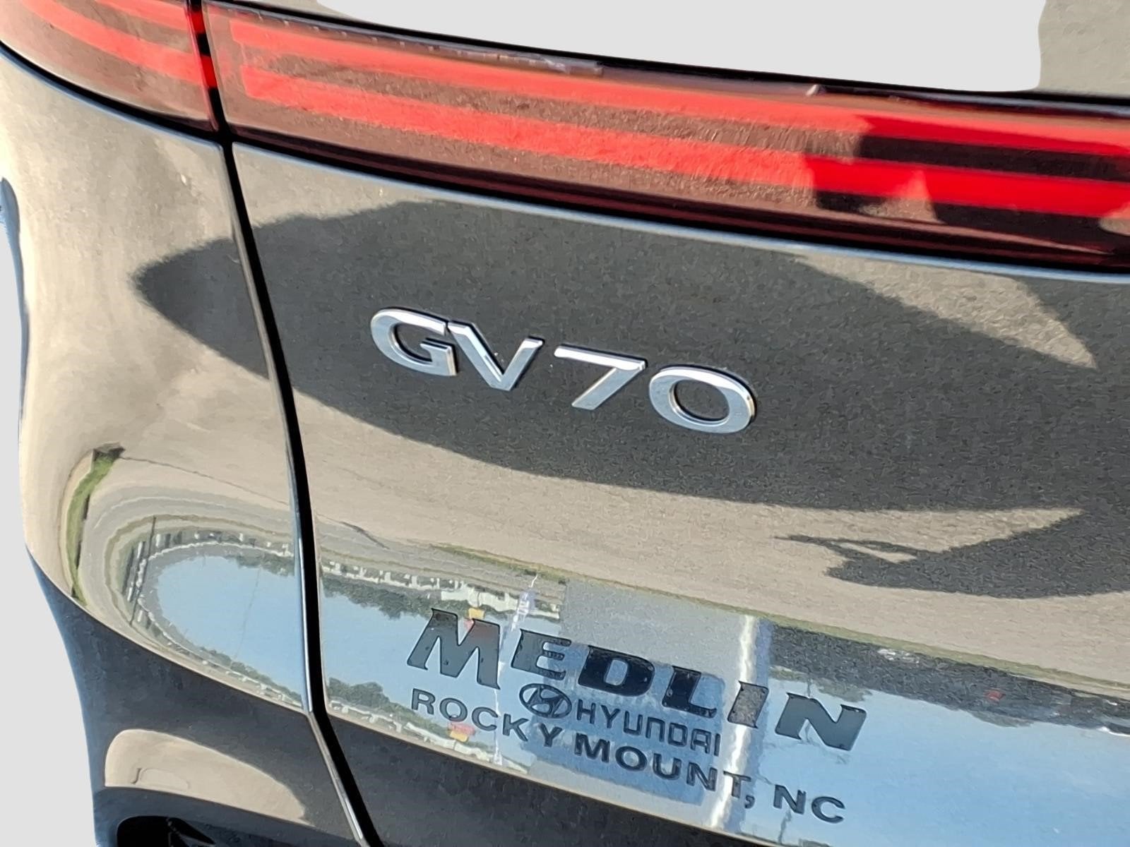 2024 Genesis GV70 2.5T