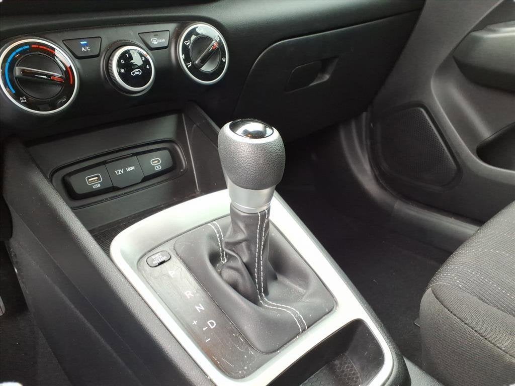 2025 Hyundai Venue SE